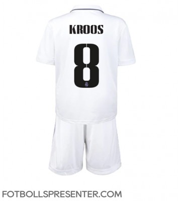 Real Madrid Toni Kroos #8 Hemmatröja Barn 2022-23 Kortärmad (+ korta byxor)